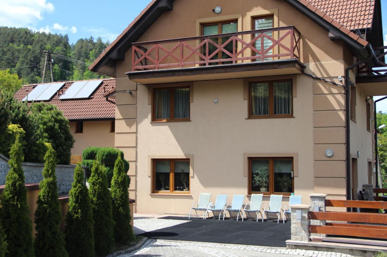 Dom W Gorach "Tresna" Hotel Ngoại thất bức ảnh